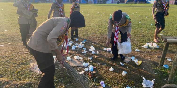 Mengabdi dengan Hati, Bakti Tiada Henti: Pramuka Patimpeng Jadikan Lingkungan Bersih sebagai Aksi Nyata Dasa Darma