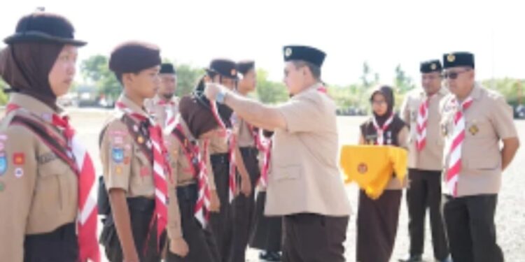 Ketua Kwarcab Mamuju Tengah Kukuhkan 15 Pramuka Garuda