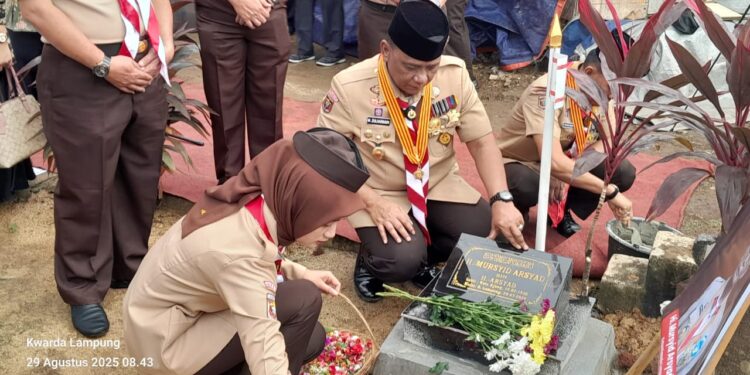 Wagub Jihan Hadiri Ziarah dan Penganugerahan Tokoh Gerakan Pramuka kepada Kak Mursyid Arsyad