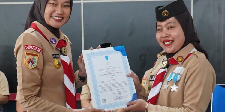 103 Anggota Pramuka Dewasa dan 2 Anggota Pramuka Muda Terima Penghargaan dari Kwartir Nasional dan Kwartir Daerah Jawa Tengah
