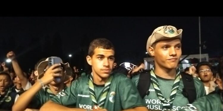 Iwan Fals Getarkan Ribuan Peserta World Muslim Scout Jamboree 2025