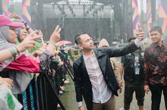 Raffi Ahmad Kagum: Ribuan Peserta WMSJ Tetap Semangat Meski Diguyur Hujan Deras