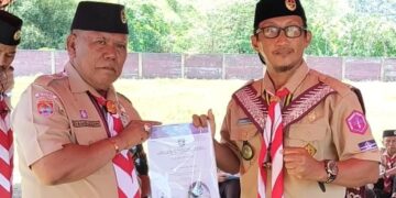Kak Yusran A. Yahya Ukir Dedikasi, Bina Masa Depan: Lencana Manik Kayu Jadi Bukti Pengabdian