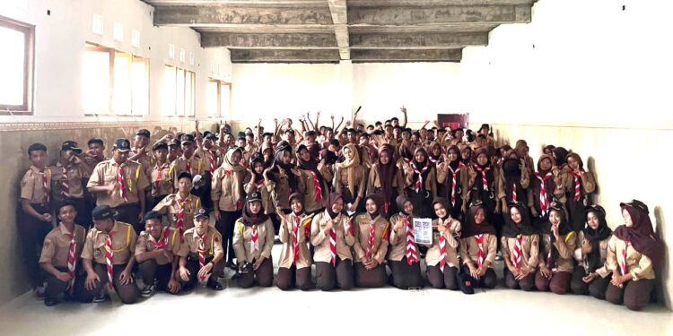 Sosialisasi Saka Bhayangkara di SMK Iptek Weru Sukoharjo