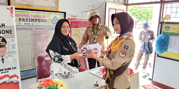 Bakti Dewan Saka Tarunabumi Patimpeng: Menanam Ilmu, Menuai Ketahanan Pangan Mulai dari Sekolah