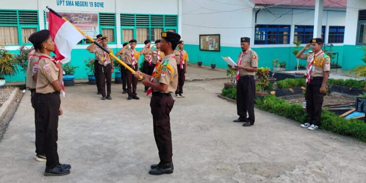 Prosesi Khidmat Pelantikan 4 Putra dan 4 Putri Penegak Bantara Ambalan Tomau UPT SMAN 19 Bone
