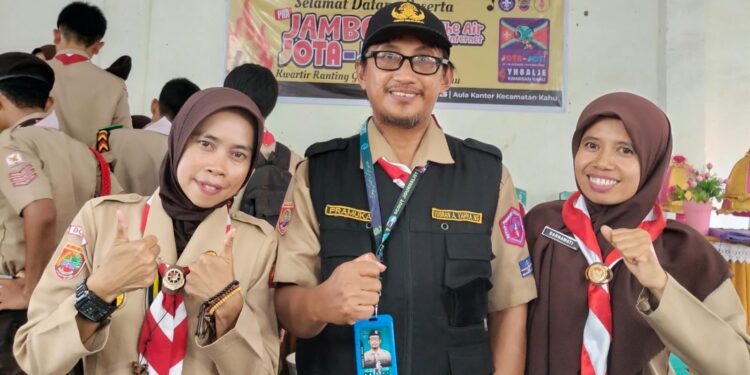 Kontingen Pramuka Kwarran Patimpeng Tampil Penuh Semangat dan Antusias di Pra JOTA-JOTI Kahu 2025