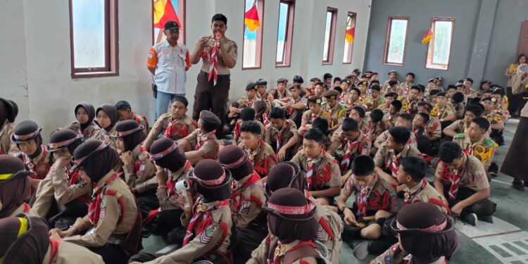 Kontingen Pramuka Kwarran Patimpeng Tampil Penuh Semangat dan Antusias di Pra JOTA-JOTI Kahu 2025