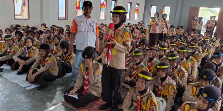 Kontingen Pramuka Kwarran Patimpeng Tampil Penuh Semangat dan Antusias di Pra JOTA-JOTI Kahu 2025