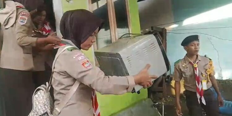 Api Padam, Semangat Menyala: Aksi Sigap Saka Tarunabumi Patimpeng, Ringankan Beban Korban Kebakaran