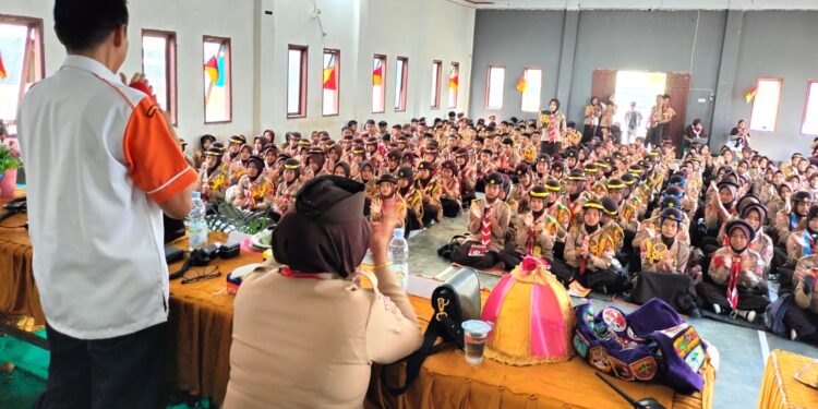 Sukses Gelar Pra Jota-Joti, Kwarran Kahu Bekali Anggota Pramuka dengan Keterampilan Komunikasi Radio Amatir dan Internet Sehat