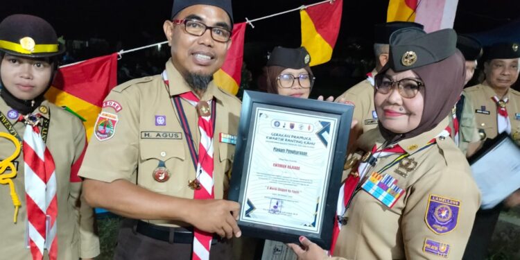Kwarran Kahu Beri Penghargaan, Apresiasi Tinggi untuk Partisipasi Kwartir Ranting dalam JOTA-JOTI 2025