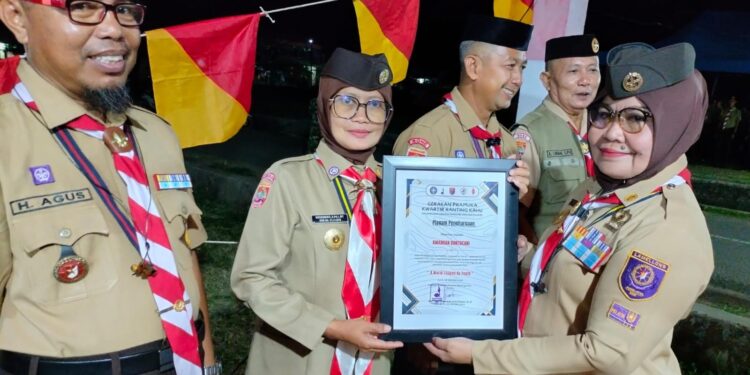 Kwarran Kahu Beri Penghargaan, Apresiasi Tinggi untuk Partisipasi Kwartir Ranting dalam JOTA-JOTI 2025
