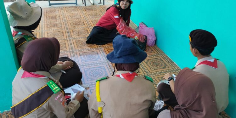 Saka Tarunabumi Patimpeng Bekali Pramuka dengan Ilmu Pertanian, Bagikan Pestisida dan Rodentisida Gratis