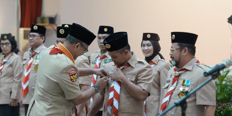 Kwarnas Kukuhkan Mabida, LPK, dan Pengurus Kwarda Riau Masa Bakti 2025–2030