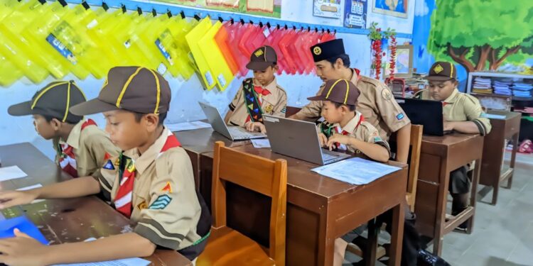 Sepuluh Pramuka Siaga SDN 2 Papringan Ikuti Penilaian Pramuka Garuda