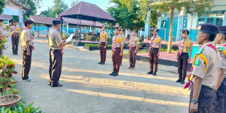 Prosesi Khidmat Pelantikan 4 Putra dan 4 Putri Penegak Bantara Ambalan Tomau UPT SMAN 19 Bone