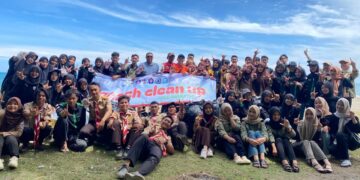 Pramuka UIN Sultanah Nahrasiyah Ajak Mahasiswa Jaga dan Lestarikan Pantai Lewat Aksi Kolaborasi