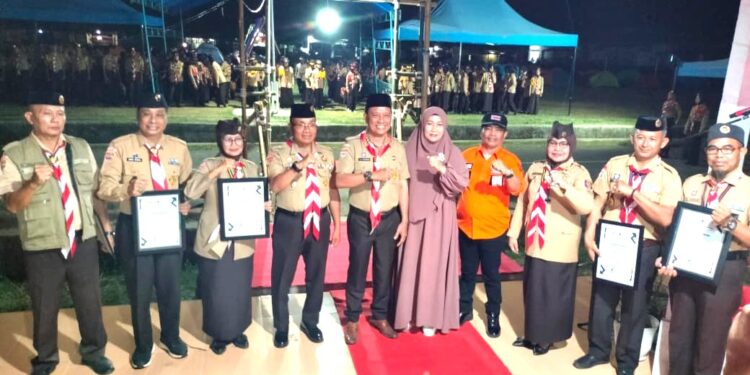 Kwarran Kahu Beri Penghargaan, Apresiasi Tinggi untuk Partisipasi Kwartir Ranting dalam JOTA-JOTI 2025
