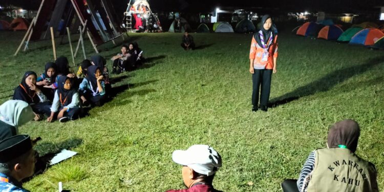 Ambalan Tomau SMAN 19 Bone: “Menyala” dalam Komunikasi Radio dan Digital, Sekaligus Ketangguhan di Perkemahan