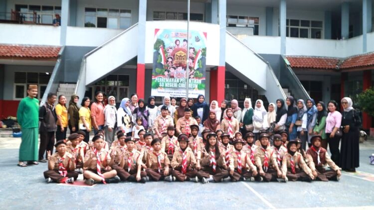 Prosesi Haru Saat Pelantikan TKU, Ketua Mabigus SD Negeri Cibeureum Apresiasi Peserta Didiknya
