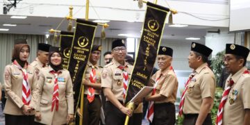 Gubernur Lampung Serahkan Penghargaan Kwarcab Tergiat 2025. Berikut Ini Daftar Peraihnya