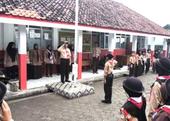 Diguyur hujan, 72 Pramuka SDN Cipeucang 01 Tetap Semangat Ikuti Perjusa