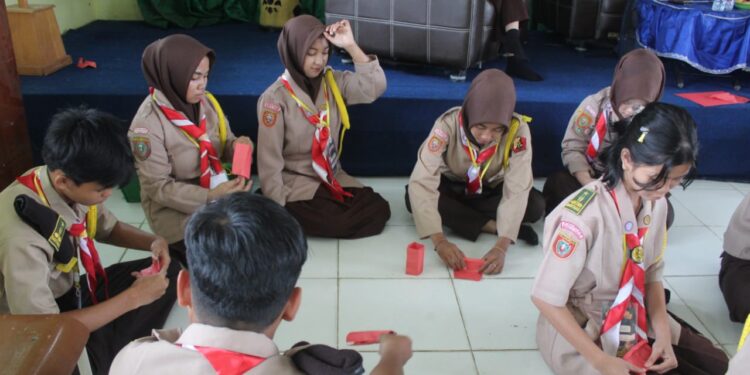 Tingkatkan Kompetensi Anggota, Pramuka MAN Barito Timur adakan Latgab