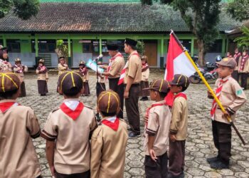 Pangkalan SD Negeri 4 Rempoah Baturraden Gelar Pelantikan Pramuka Siaga Mula dan Siaga Bantu