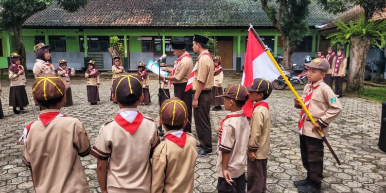 Pangkalan SD Negeri 4 Rempoah Baturraden Gelar Pelantikan Pramuka Siaga Mula dan Siaga Bantu
