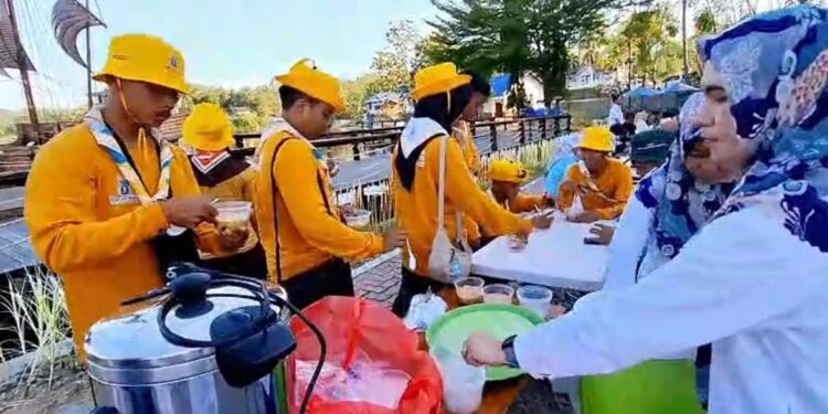 Di Arena Peran Saka Nasional, para Peserta Disuguhkan Binthe Biluhuta dan Kopi Pinogu oleh Saka Tarunabumi Bone Bolango