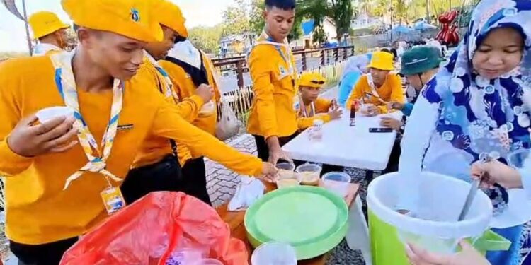 Di Arena Peran Saka Nasional, para Peserta Disuguhkan Binthe Biluhuta dan Kopi Pinogu oleh Saka Tarunabumi Bone Bolango