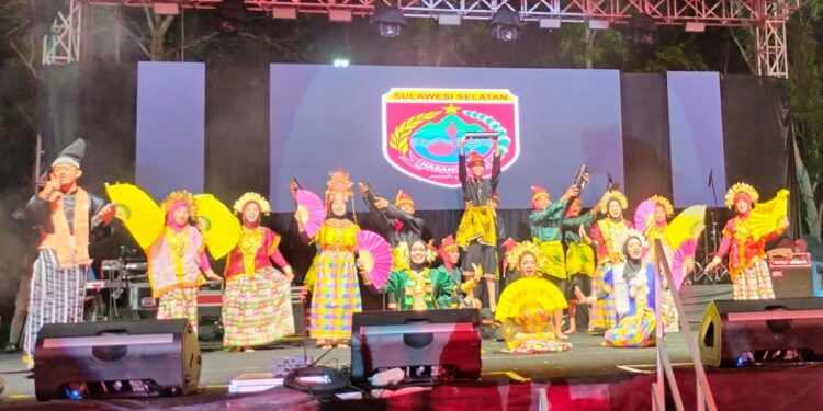Memukau! Kontingen Sulsel Bawa Energi Budaya dalam Pentas Seni Peran Saka Nasional 2025