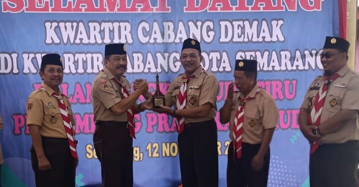 Kwarcab Kota Semarang Menerima Kunjungan Kwarcab Demak Bahas Pramuka Garuda