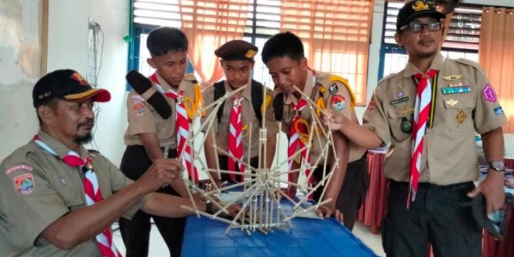 Bukan Sekadar Simpul: Pionering Mini, Tantangan Efisiensi dan Daya Cipta Pramuka Ambalan Tomau, Bone