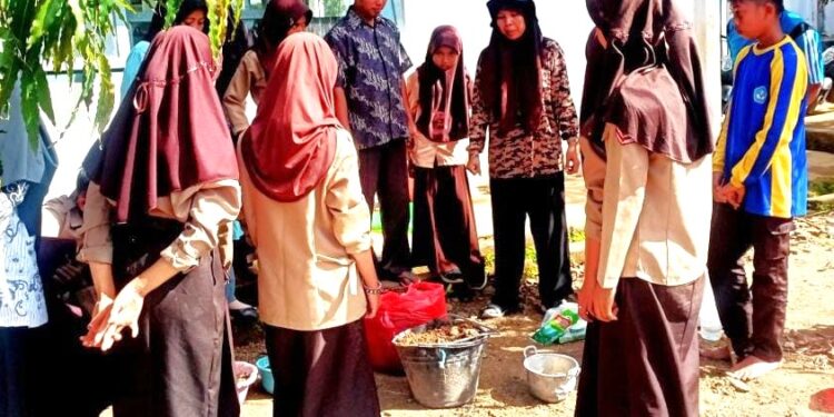 Pramuka Bukan Sekadar Tepuk Tangan, tapi Keterampilan Tangan: Saka Tarunabumi Patimpeng Ajarkan Bokashi, Tumbuhkan Generasi Muda Pertanian