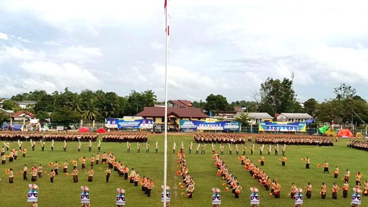 Tarian Kolosal Saka Tiga Buka Raimuna Daerah Kalimantan Barat 2025