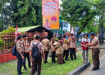 Pramuka MAN 2 Banda Aceh Bersama Pramuka Peduli Kwarda Aceh Galang Dana untuk Korban Banjir Aceh