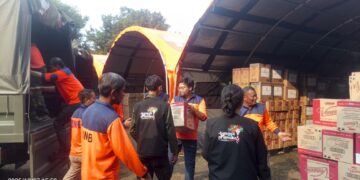 Pramuka Jakarta Gelar Aksi Kemanusiaan di Posko Logistik Bantuan Bencana Alam Sumatera