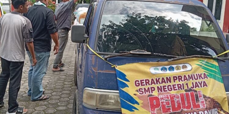 Pramuka SMP Negeri 1 Jaya, Lamno Aceh Jaya Salurkan Bantuan untuk Korban Banjir dan Tanah Longsor Aceh Melalui Pramuka Peduli Kwartir Daerah Aceh