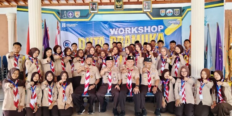 Peningkatan Kemampuan Anggota Pramuka Selaku Pelaku Humas Dalam Menciptakan Opini Publik Yang Positif