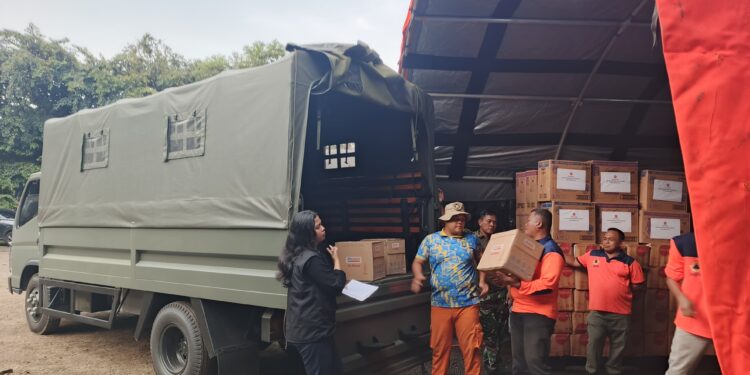 Pramuka Jakarta Gelar Aksi Kemanusiaan di Posko Logistik Bantuan Bencana Alam Sumatera