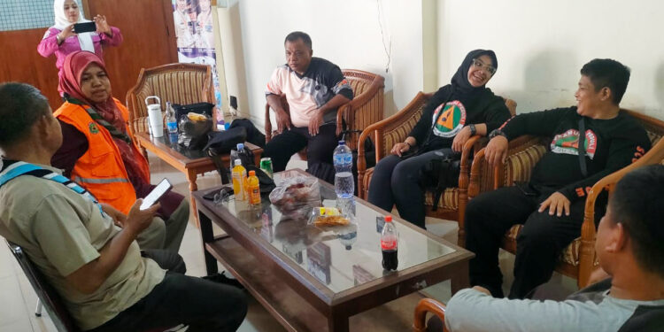 Bantuan dari Pramuka Peduli Kwarcab Kota Tangerang Diterima Waka Abdimas Humas Kwarda 03 Sumatera Barat