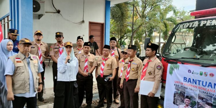 Ketua Kwarcab Kota Pekanbaru Lepas Bantuan Kemanusiaan untuk Korban Banjir di Agam Sumbar