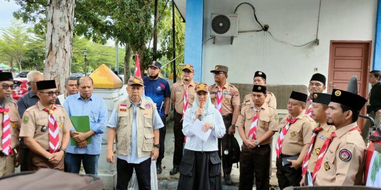 Ketua Kwarcab Kota Pekanbaru Lepas Bantuan Kemanusiaan untuk Korban Banjir di Agam Sumbar