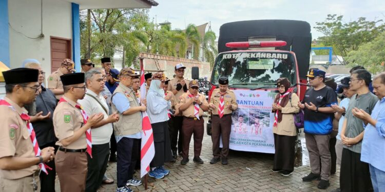 Ketua Kwarcab Kota Pekanbaru Lepas Bantuan Kemanusiaan untuk Korban Banjir di Agam Sumbar
