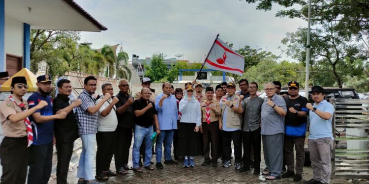 Ketua Kwarcab Kota Pekanbaru Lepas Bantuan Kemanusiaan untuk Korban Banjir di Agam Sumbar