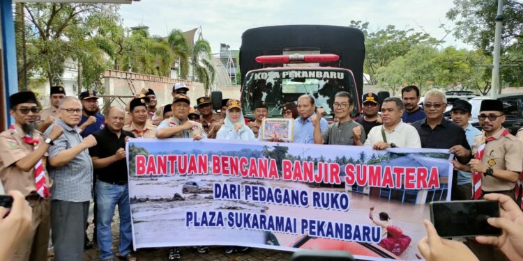 Ketua Kwarcab Kota Pekanbaru Lepas Bantuan Kemanusiaan untuk Korban Banjir di Agam Sumbar
