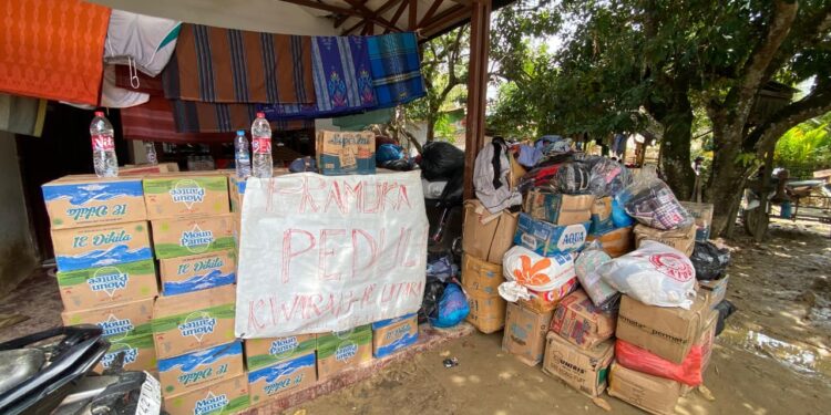 Pramuka Peduli Kwarran Kluet Utara Serahkan Bantuan ke Korban Banjir di Aceh Tamiang