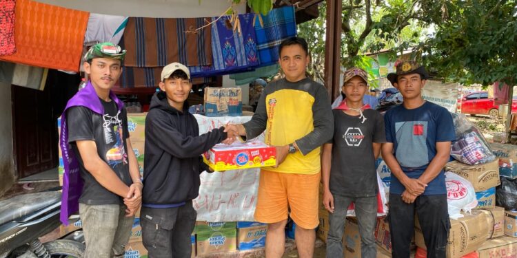 Pramuka Peduli Kwarran Kluet Utara Serahkan Bantuan ke Korban Banjir di Aceh Tamiang